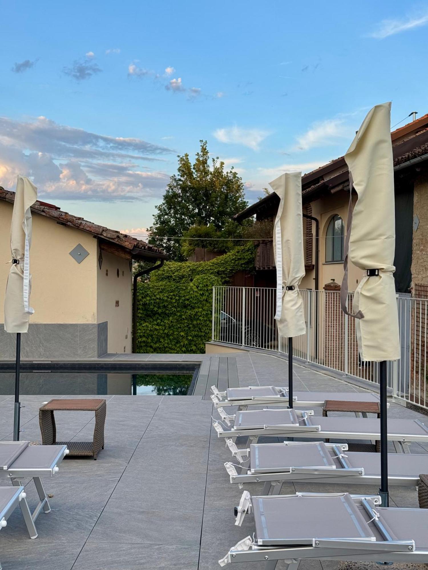 Il Grecale - Camere E Appartamenti La Morra Exterior photo